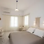 מלון Charissi Mykonos Town