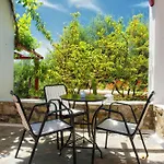 Charissi מלון 3*