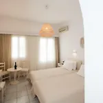 מלון Charissi 3*