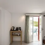 Charissi מלון 3*