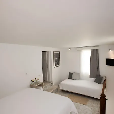 Hotel Charissi 3*